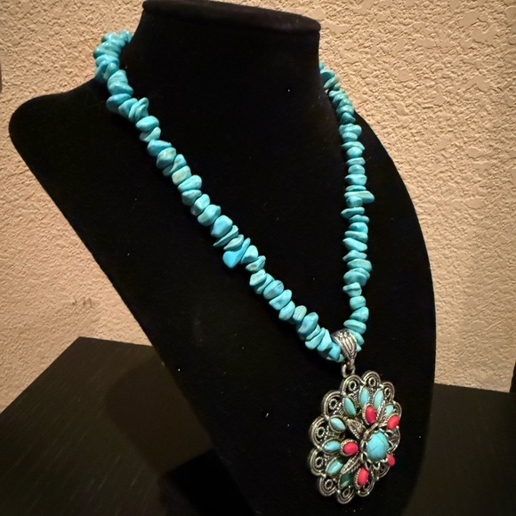 Turquoise and Red Floral Pendant Necklace - Picture 5 of 9